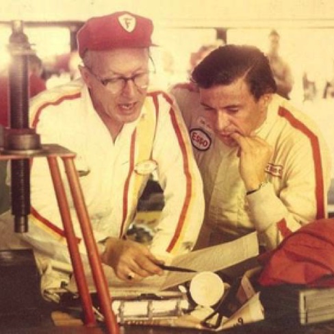 Rolla Vollsted discute avec Jim pendant les essais
© Mike Hull.